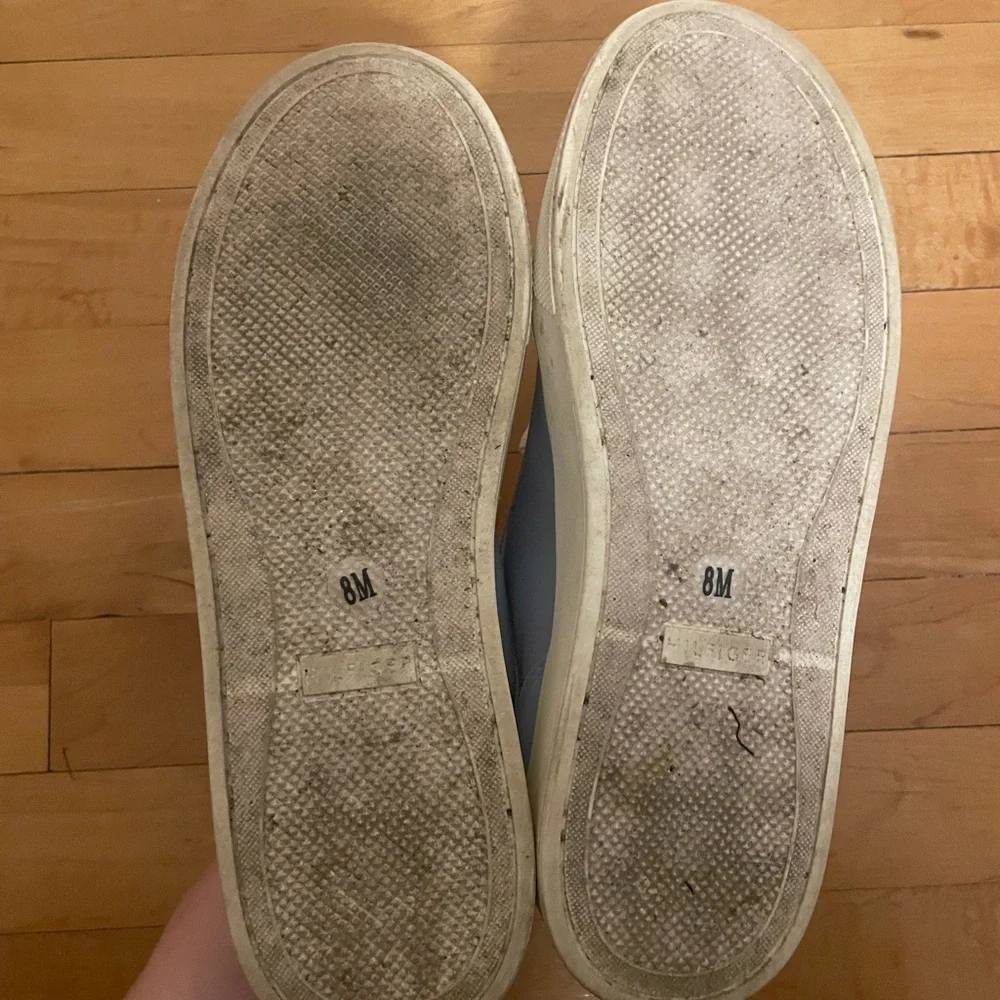 Tommy Hilfiger Women’s Light Blue Lace-Up Sneakers
